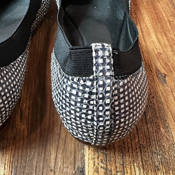 Tory Burch Black and White Patterned Flats - Picture 4 of 5